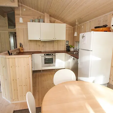 Three-bedroom Holiday In * Hals